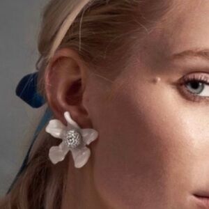 Lele Sadoughi ivory White Floral crystal stud Earrings